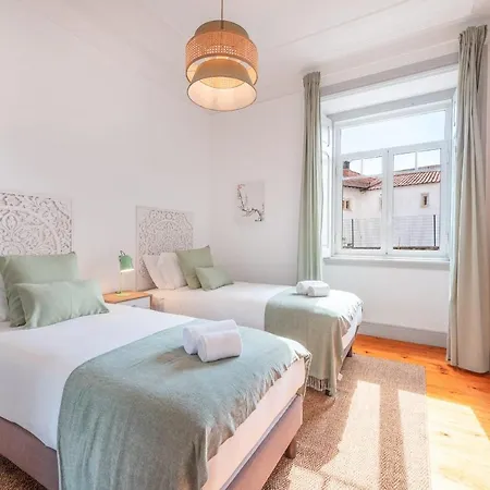 Portucale ! Deluxe 3 Bedroom In Arroios * Lissabon