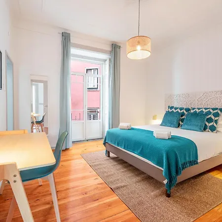 Apartamento Portucale ! Deluxe 3 Bedroom In Arroios Lisboa