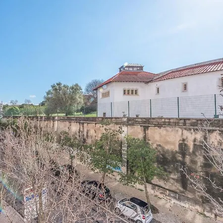 Portucale ! Deluxe 3 Bedroom In Arroios Апартаменты *