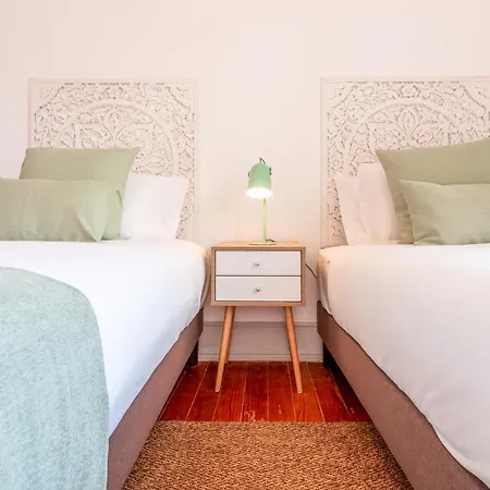 Portucale ! Deluxe 3 Bedroom In Arroios Апартаменты *