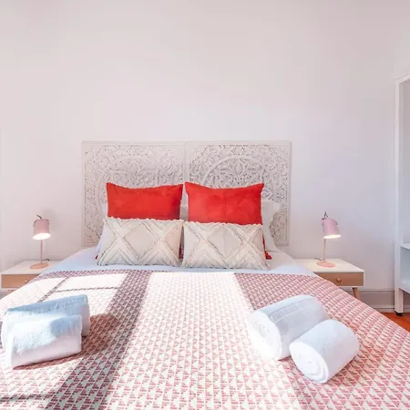 Portucale ! Deluxe 3 Bedroom In Arroios Апартаменти Лісабон