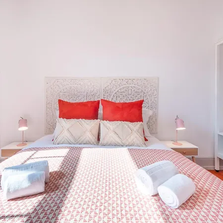 Portucale ! Deluxe 3 Bedroom In Arroios * Лісабон