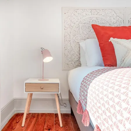 Portucale ! Deluxe 3 Bedroom In Arroios 리스본