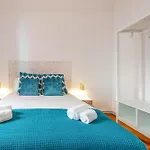 Portucale ! Deluxe 3 Bedroom In Arroios Apartament Lizbona