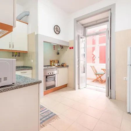 Portucale ! Deluxe 3 Bedroom In Arroios Apartment Lissabon